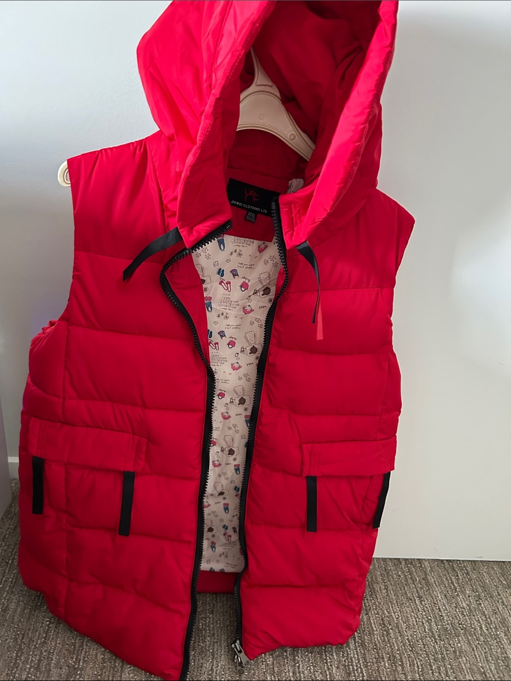 Wonan’s Red Hooded Puffer Vest - Brand:
